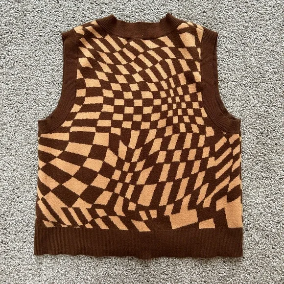 geometric sweater vest - Picture 2 of 3